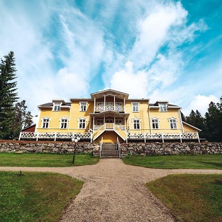 Karolineburg Manor House Hotel Каяни Екстериор снимка