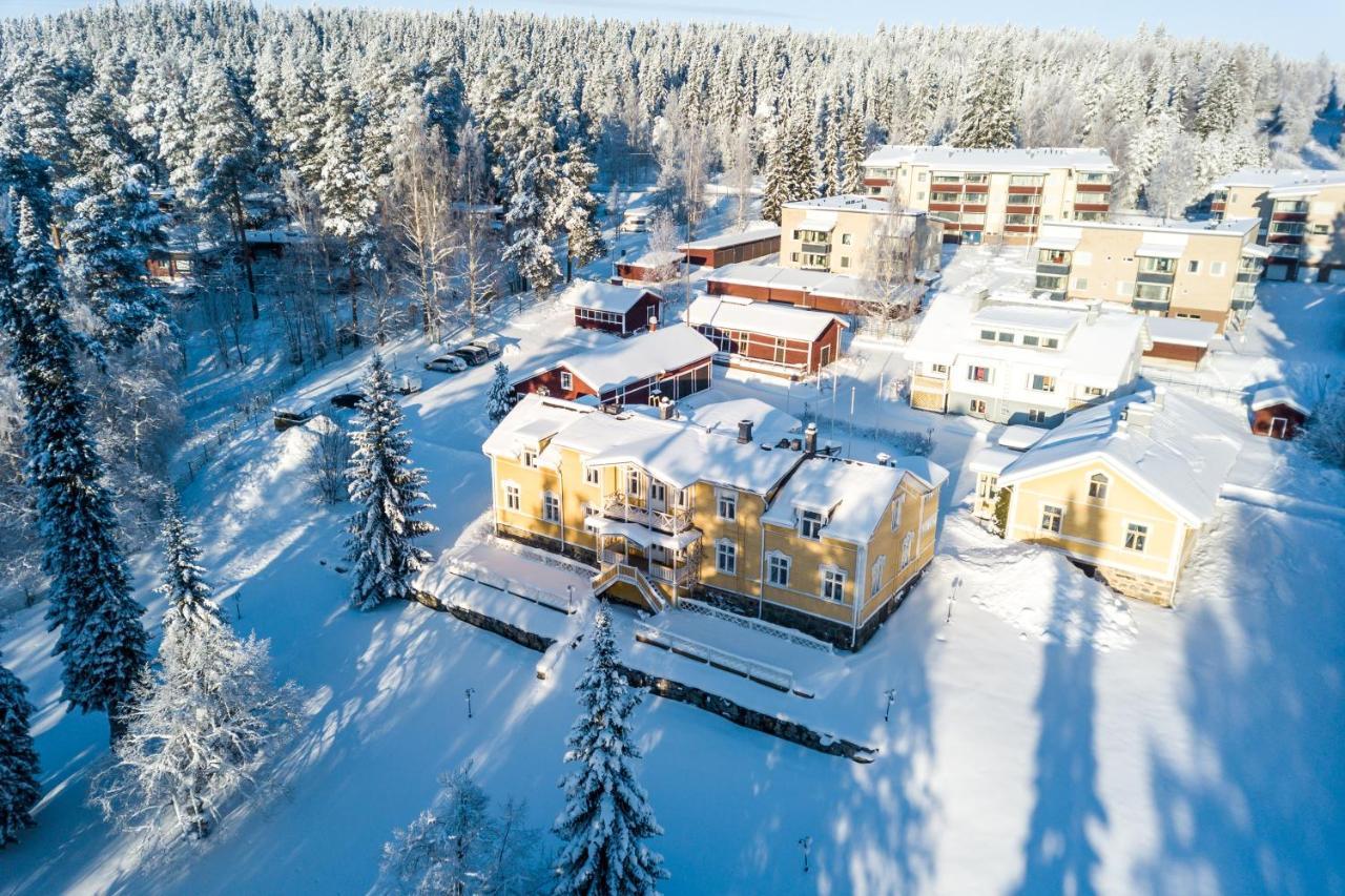 Karolineburg Manor House Hotel Каяни Екстериор снимка