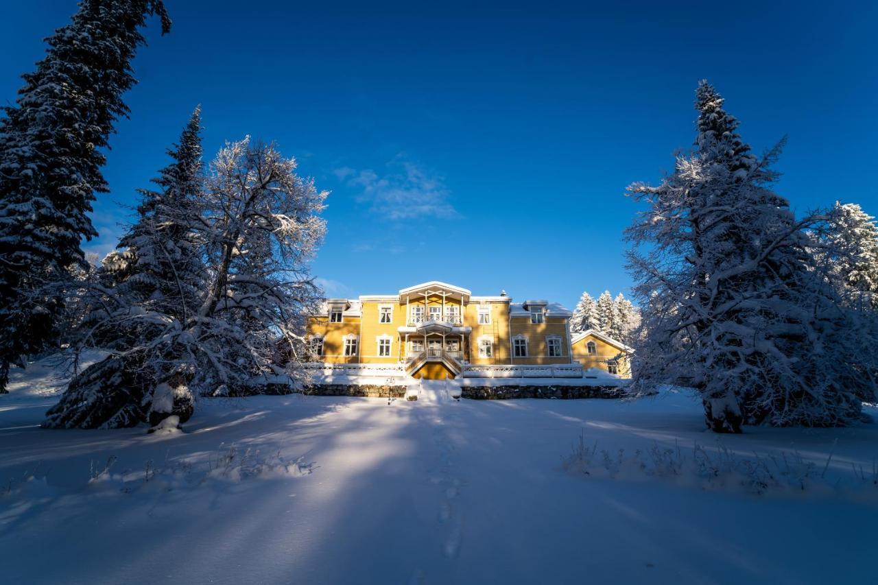 Karolineburg Manor House Hotel Каяни Екстериор снимка