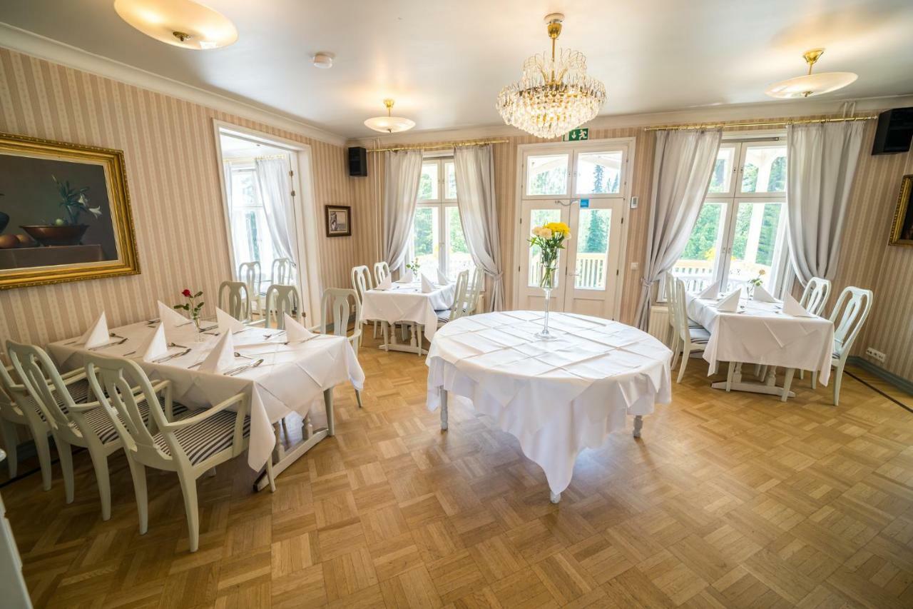 Karolineburg Manor House Hotel Каяни Екстериор снимка